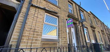 Terraced house to rent in Thorncliffe Street, Lindley, Huddersfield HD3