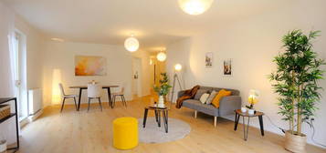 Sofort einziehen! Modernisierte und helle 2,5 Zimmer Wohnung in top Lage in Nittendorf!