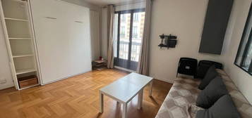 Studio meublé  à louer, 1 pièce, 26 m², Étage 2/–