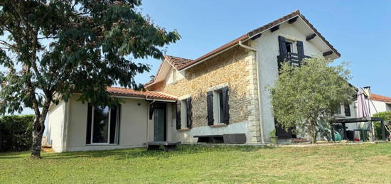 Maison  à vendre, 5 pièces, 3 chambres, 137 m²