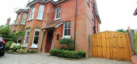 5 bedroom semi-detached house