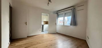 Studio  à louer, 1 pièce, 28 m², Étage 1/3