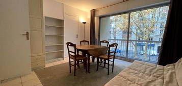 Studio 1 pièce 27 m²