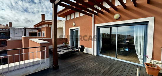 Apartamento T1 Penthouse com vista desafogada para o golf e o mar