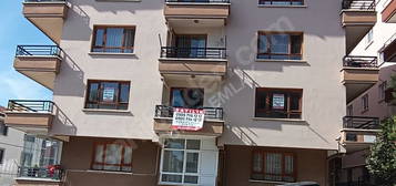 GÜNEŞ EMLAKTAN YAYLA PORSUK CADDE ÜZERİ 3 CEPHE GENİŞ 3+1 DAİRE