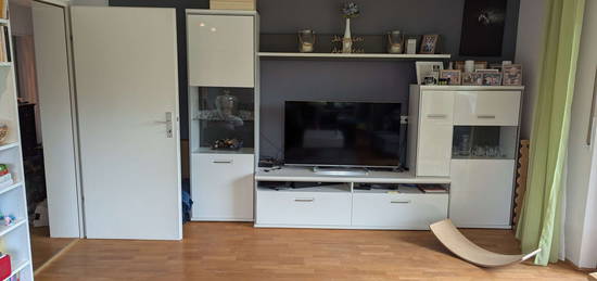 Erdgeschosswohnung (4 Zimmer, 100qm) mit  Garage und Stellplatz in ruhiger Lage