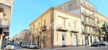 CASA SEMINDIPENDENTE A LUCERA