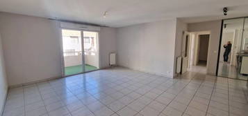 Appartement  à louer, 3 pièces, 2 chambres, 65 m²