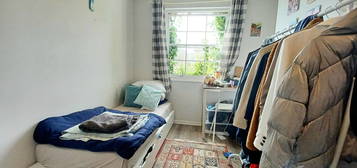 Studio to rent in Offord Road, London N1