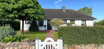 Gepflegtes Einfamilienhaus mit geschlossenet Terrasse, Garage, Gartenhaus und vielen Extras