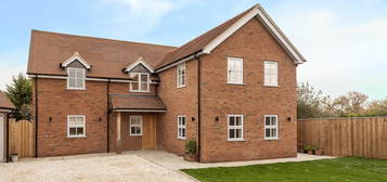 5 bed detached house to rent