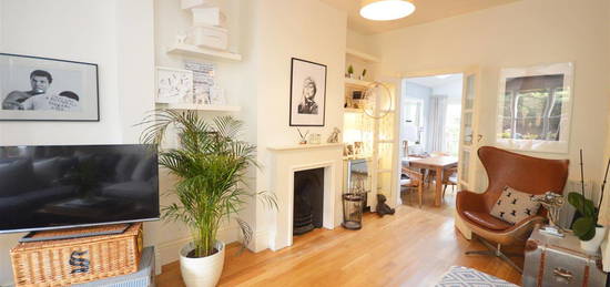 Terraced house to rent in Evelyn Terrace, Richmond TW9