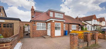 3 bed semi-detached house for sale