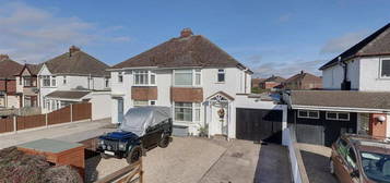 3 bedroom semi-detached house for sale