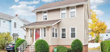 61 Chestnut St, Ridgefield Park, NJ 07660