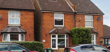 Room to rent in Horley Road, Redhill RH1