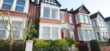 3 bed flat to rent