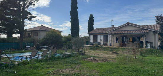 Pavillon avec sous-sol 4chambres et piscine