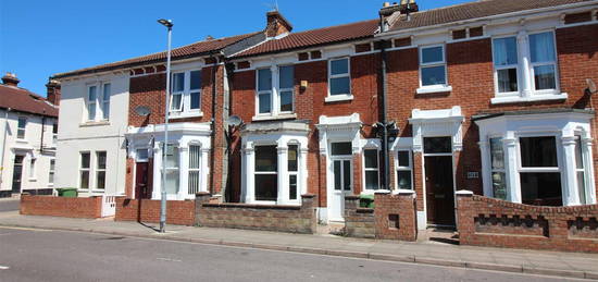 Room to rent in Manners Road, Southsea PO4