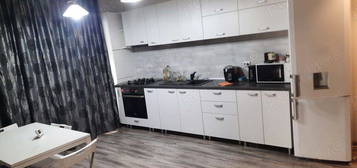 Proprietar Vand apartament cu 3 camere in Confort Urban cu loc de parcare la 7km de Unirii