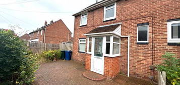 3 bed semi-detached house for sale