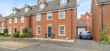 5 bed detached house for sale