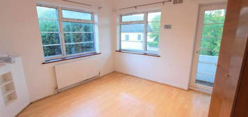 2 bed flat to rent