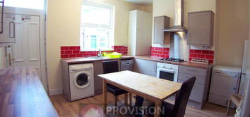 6 bedroom terraced house