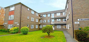 Flat to rent in College Court, Ashburton Road, Croydon, Surrey CR0