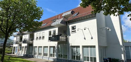 4 Zimmer Dachgeschoss-Wohnung in zentraler Lage von Mössingen mit Balkon und TG-Stellplatz