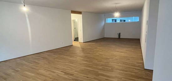 Erstbezug und Einbauküche: Geschmackvolle 3-Raum-Erdgeschosswohnung mit geh. Innenausstattung