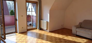 Gemütliche 2 Zimmer-Dachgeschoss-Wohnung, AB SOFORT