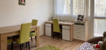 Igényes 1,5 szobás erkélyes lakás várja új bérlőjét!