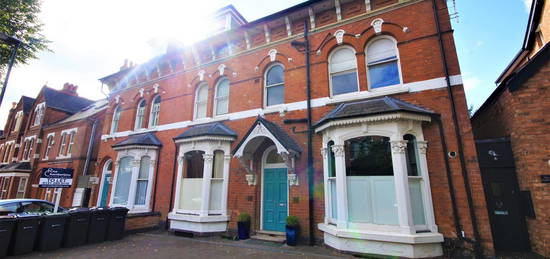 Flat to rent in Greenhill Road, Moseley, Birmingham B13