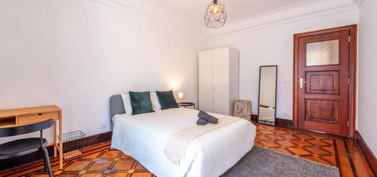 454507 - Quarto com cama de casal, com varanda...