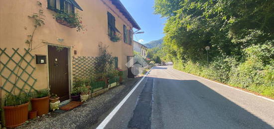 CASA SEMINDIPENDENTE A TORRIGLIA