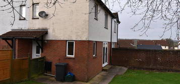 2 bedroom semi-detached house to rent