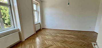 Charmant Wohnen im Altbau! Hohe Warte - 50 Meter neben dem Setagayapark. Gute Anbindung. Saniertes Altbau-Zinshaus.