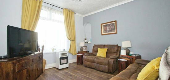 4 bedroom end of terrace house for sale