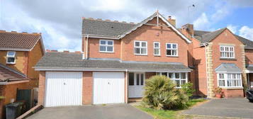 4 bedroom detached house to rent