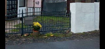 Gartengrundstück mit einem Haus in Mainz-kastel