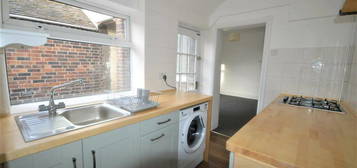 2 bedroom terraced house