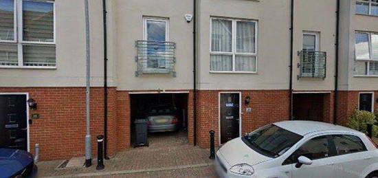 3 bed terraced house to rent