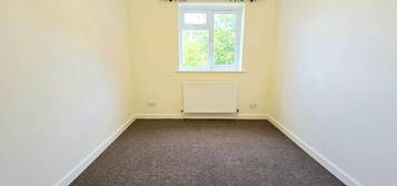 Studio to rent in Perry Mead, Bushey WD23