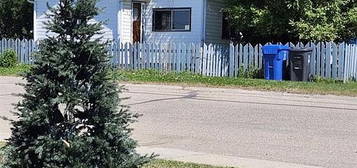 4515 W 47th St, Rocky Mountain House, AB T4T 1C7
