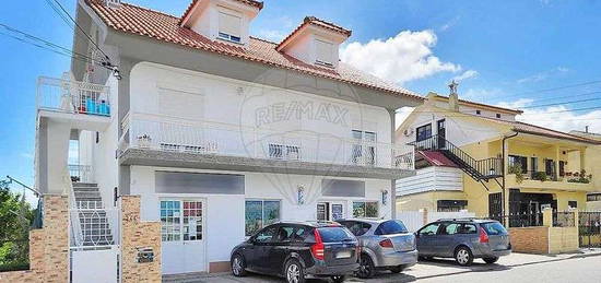 Aluga-se apartamento em Fernão ferro T3