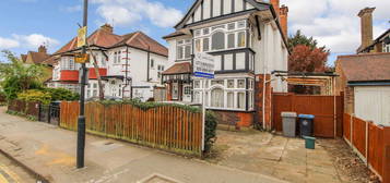 5 bed detached house for sale