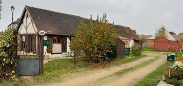 Maison dans le bourg du village