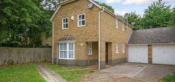 4 bed detached house to rent