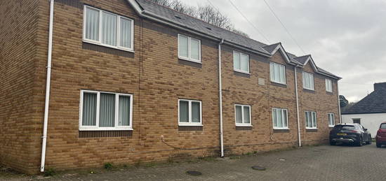 Flat to rent in Madison Gardens, St Mary Street, Risca NP11